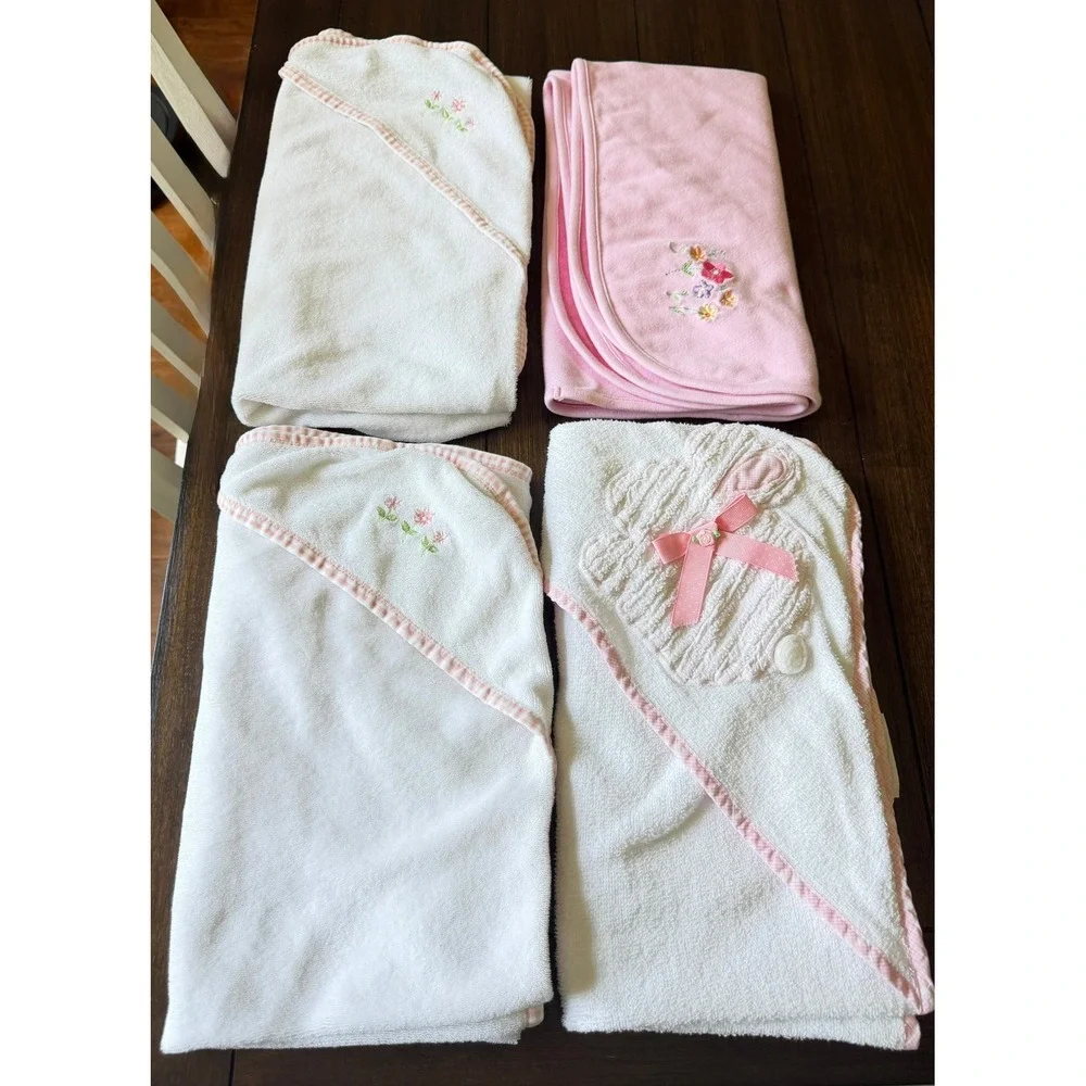 Mulling Square Kids Hooded Towels and Carters Baby Blanket Set Pink White Floral